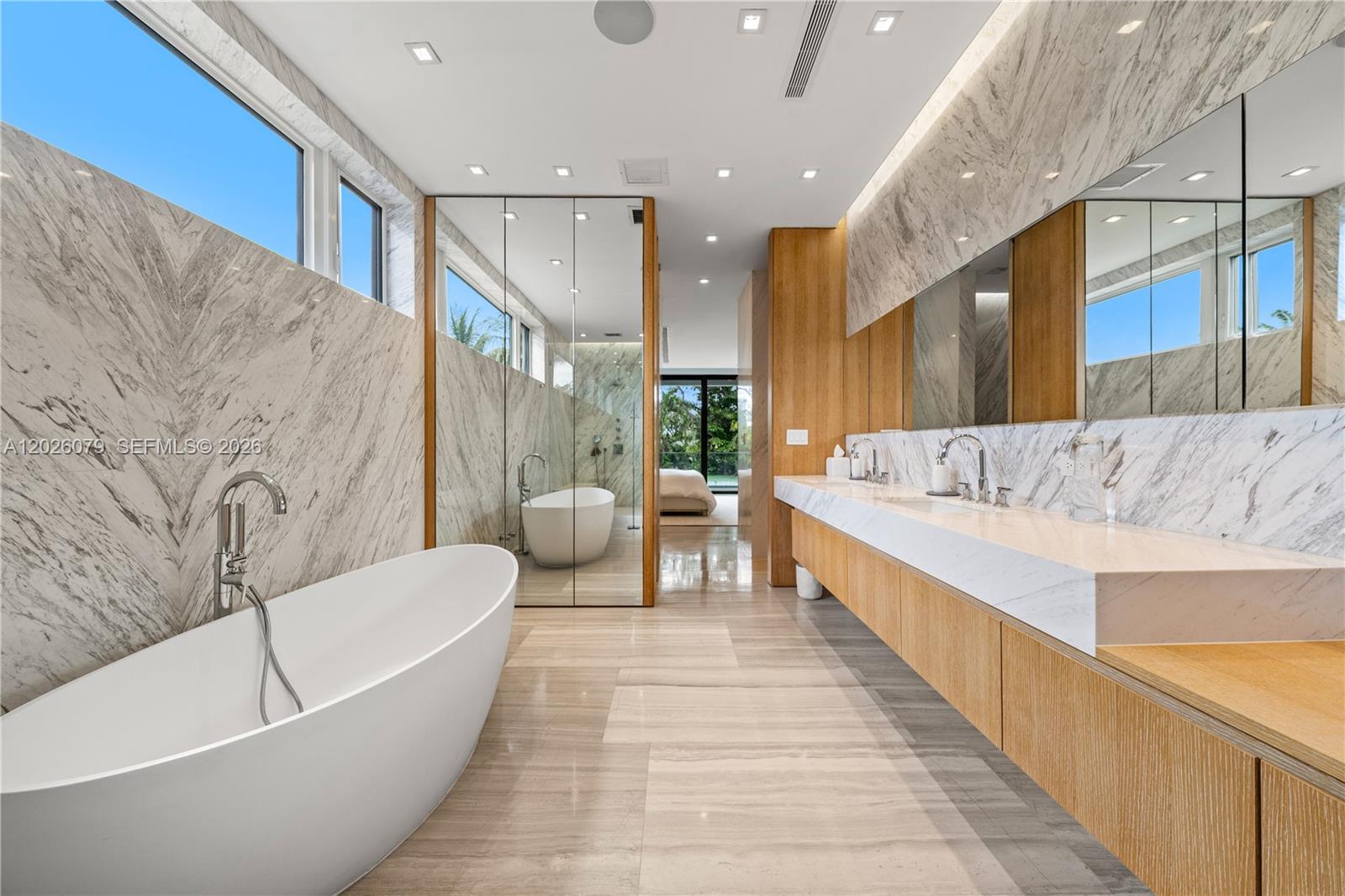 5061 N Bay Rd Miami Beach, FL 33140