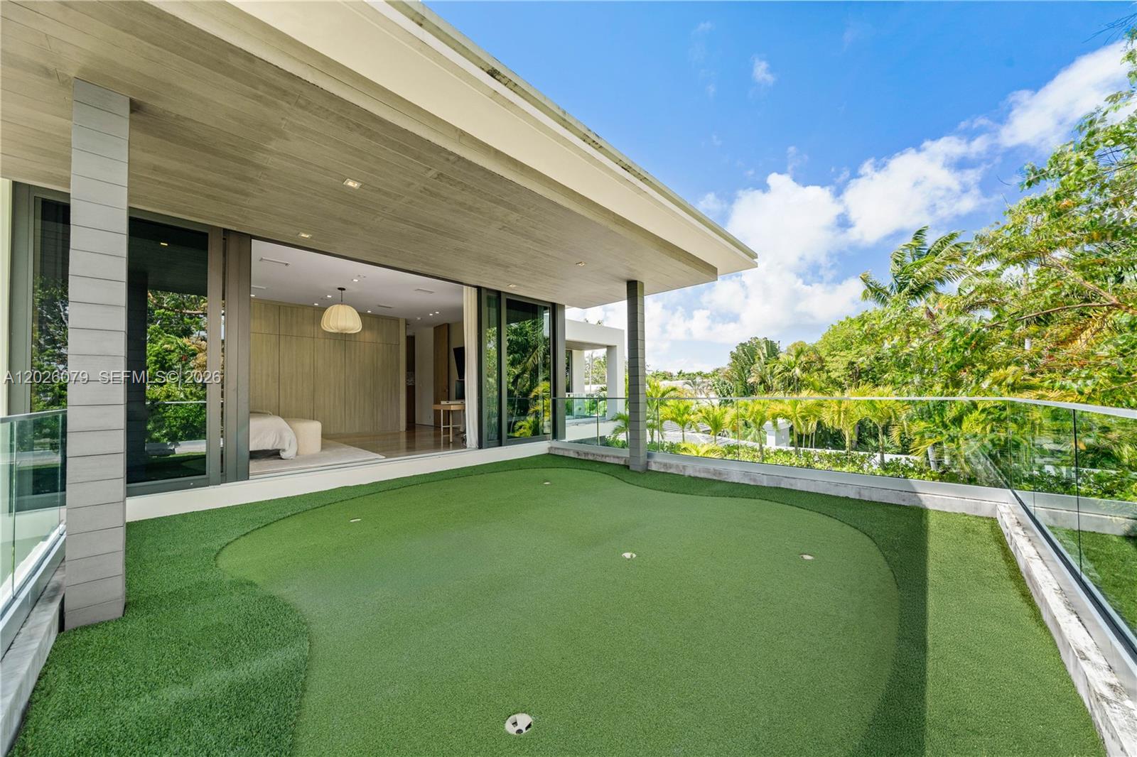 5061 N Bay Rd Miami Beach, FL 33140