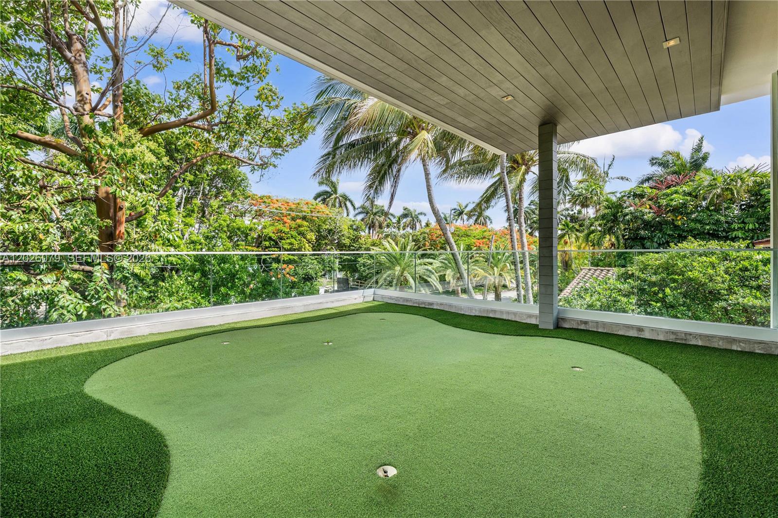 5061 N Bay Rd Miami Beach, FL 33140