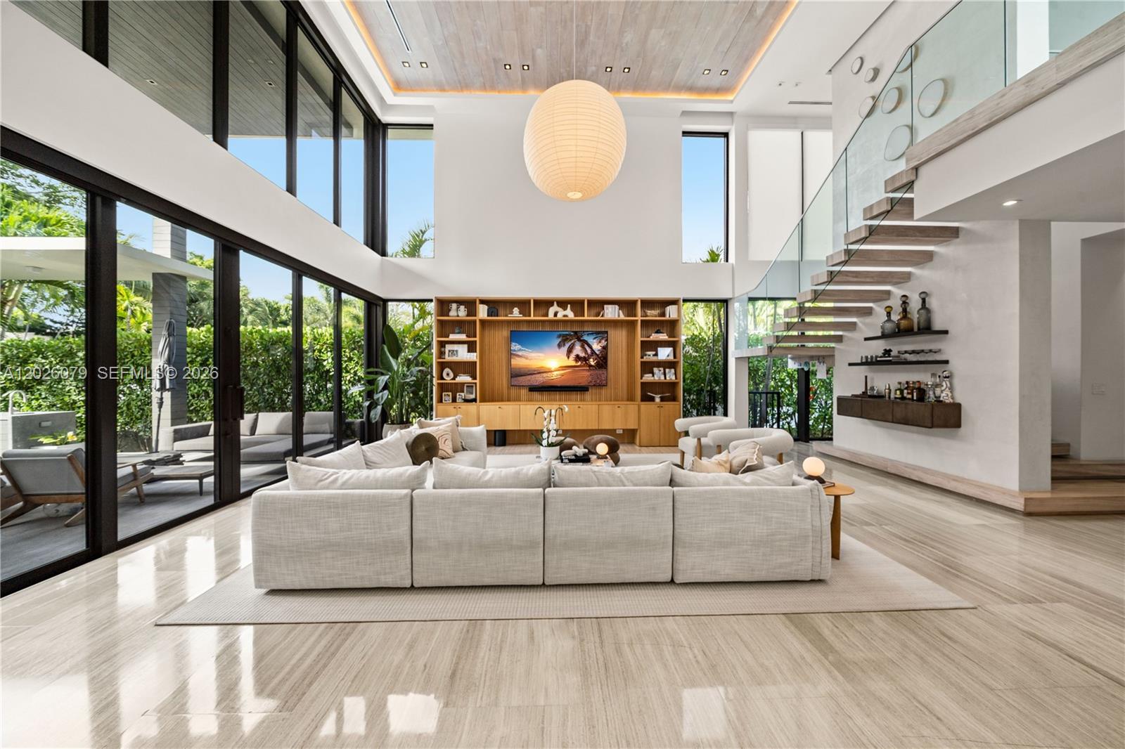5061 N Bay Rd Miami Beach, FL 33140