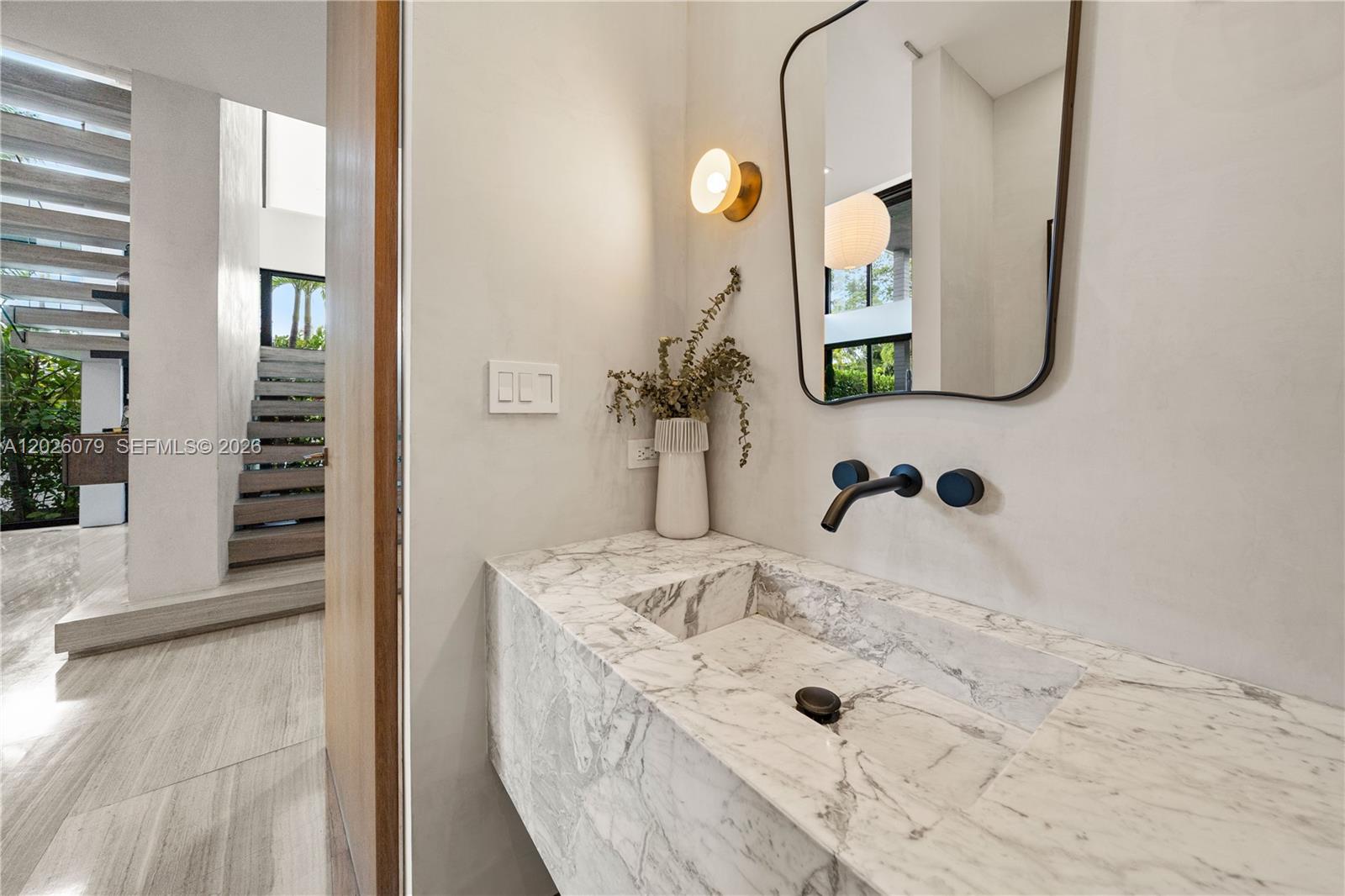 5061 N Bay Rd Miami Beach, FL 33140