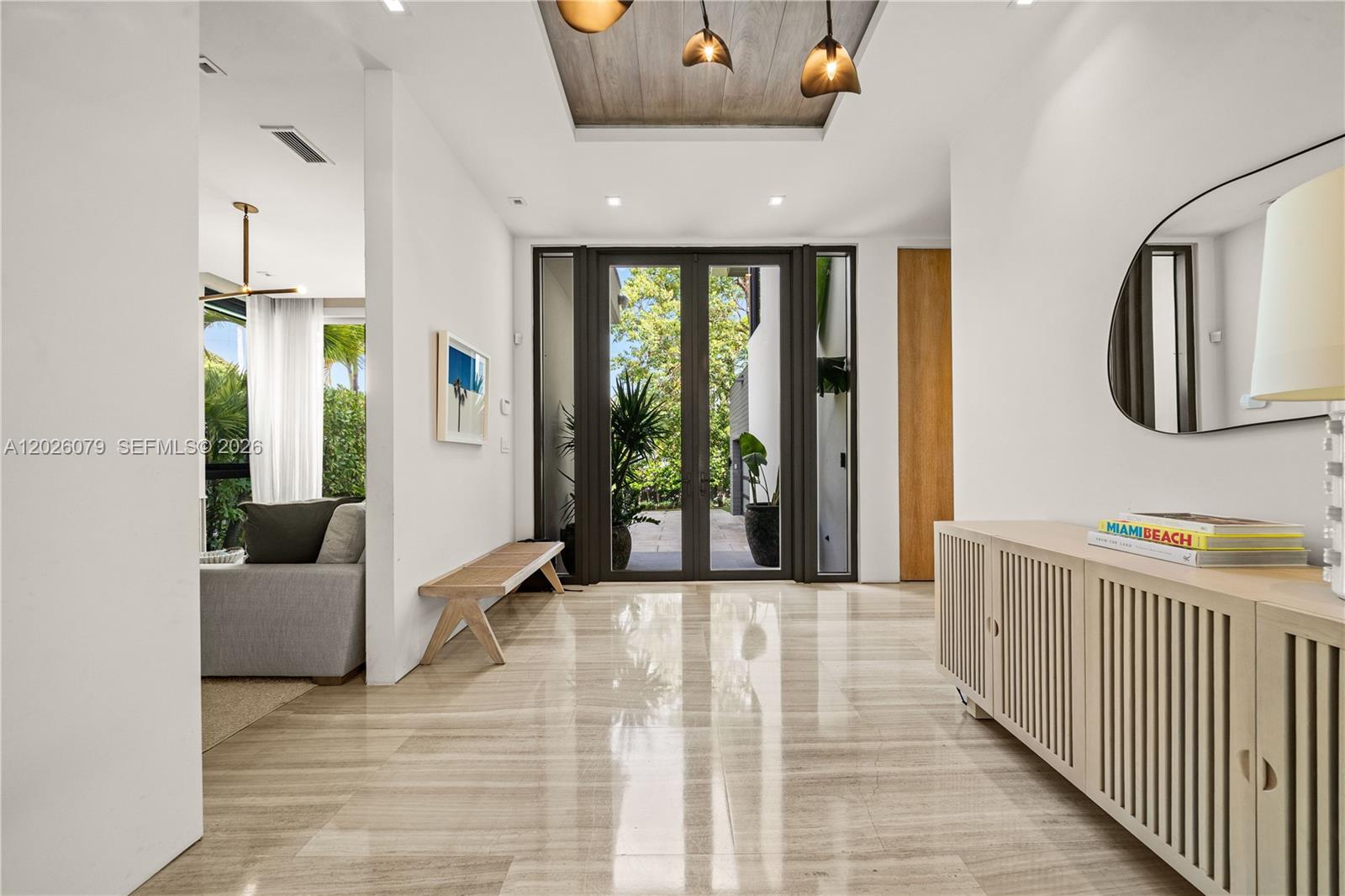 5061 N Bay Rd Miami Beach, FL 33140