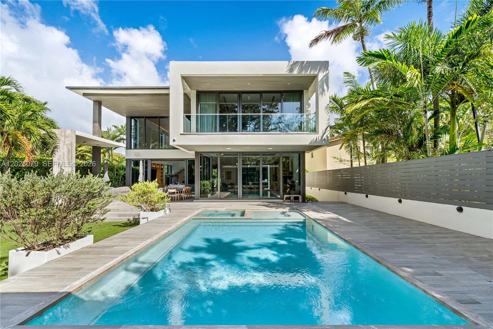 5061 N Bay Rd Miami Beach, FL 33140