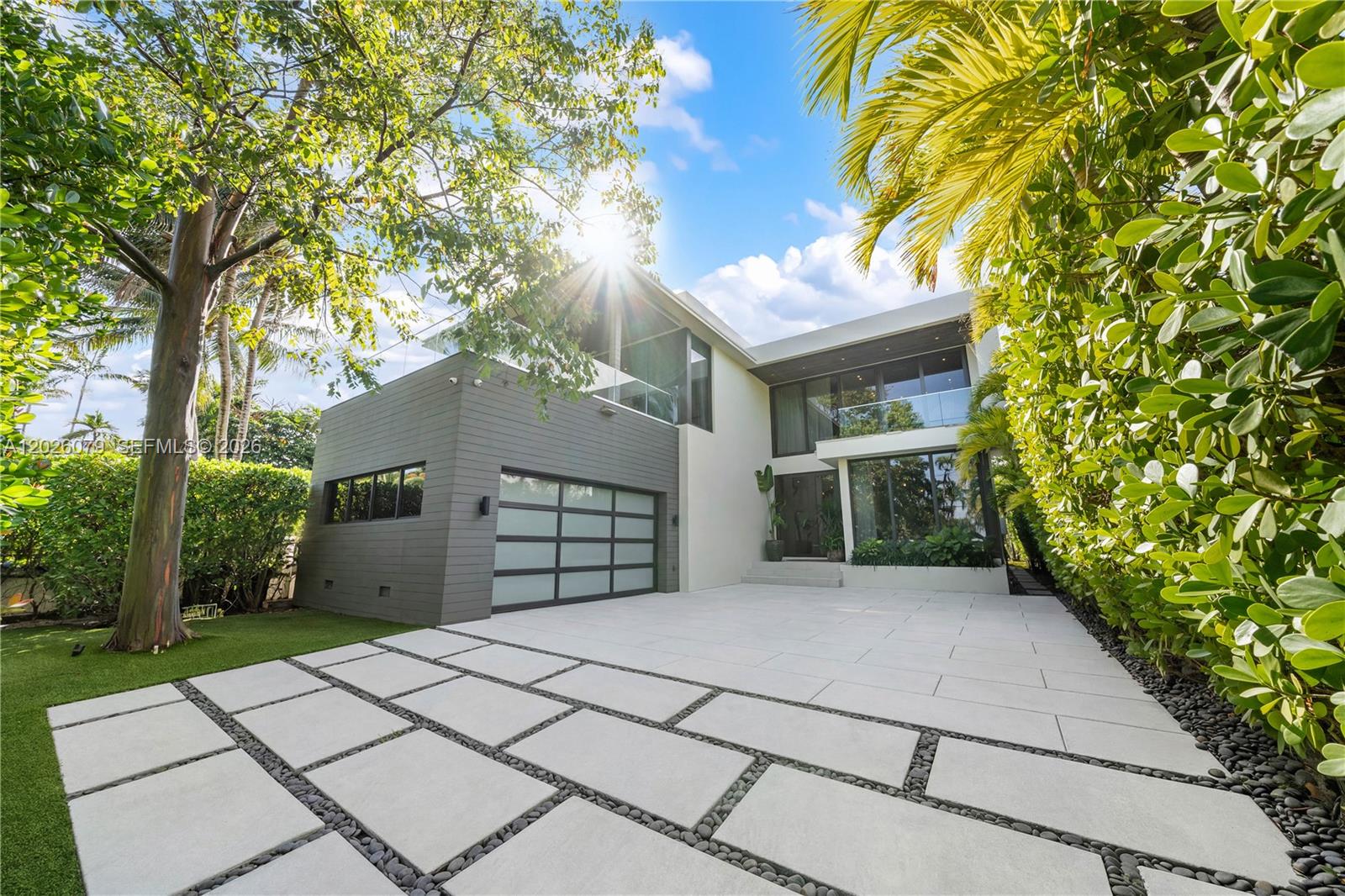 5061 N Bay Rd Miami Beach, FL 33140