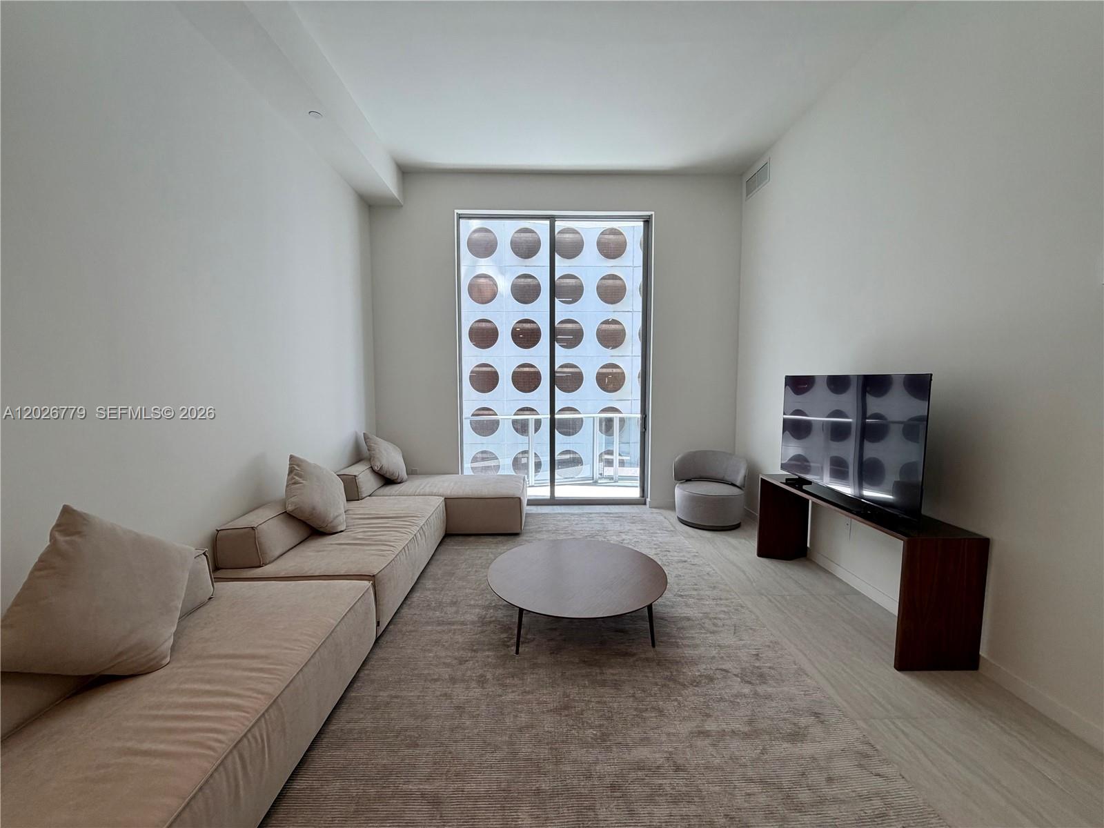 77 SE 5th St #407 Miami, FL 33131