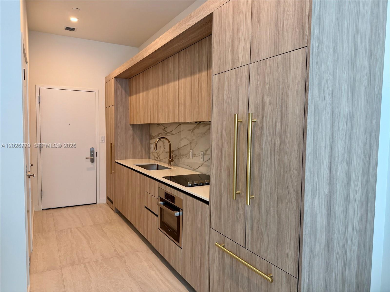 77 SE 5th St #407 Miami, FL 33131
