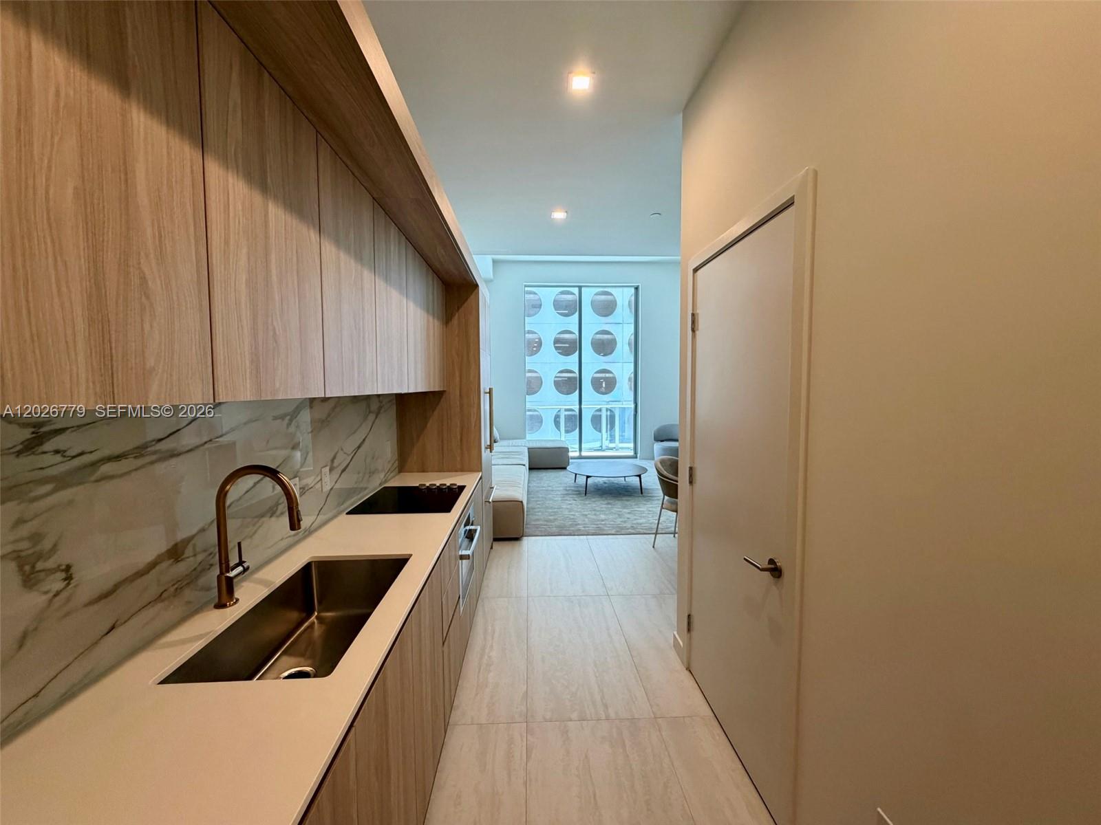77 SE 5th St #407 Miami, FL 33131
