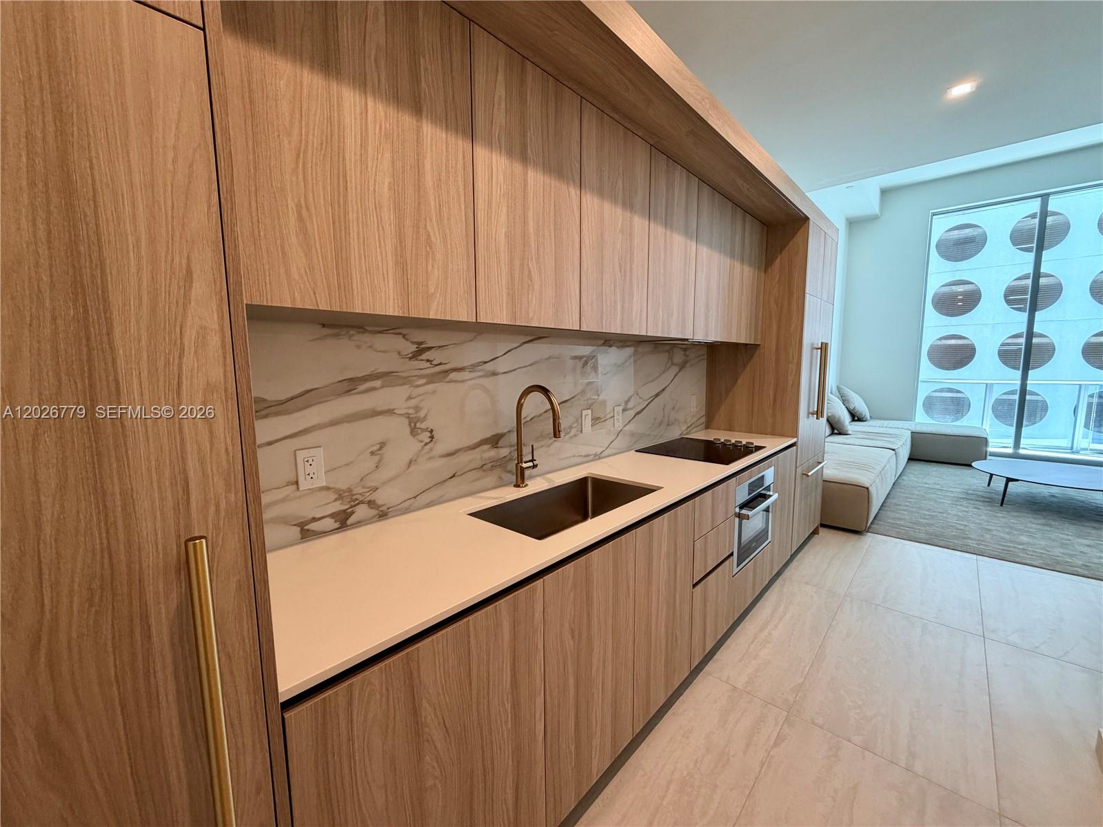 77 SE 5th St #407 Miami, FL 33131