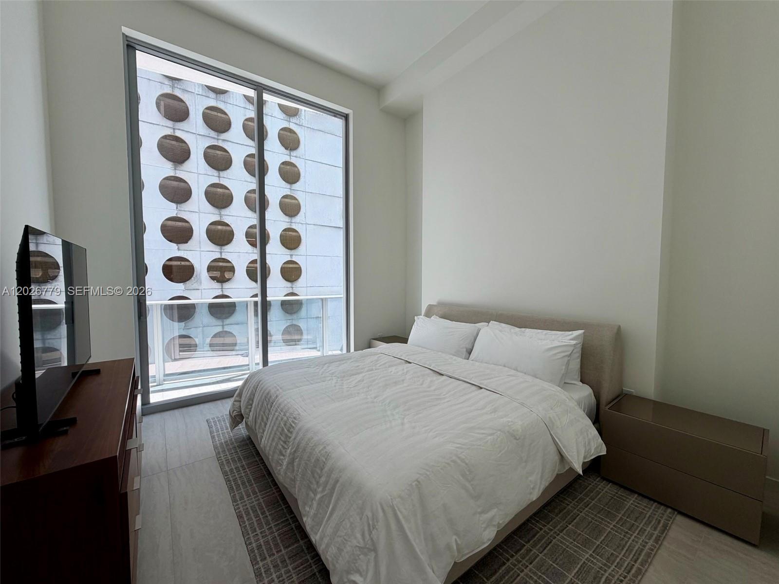 77 SE 5th St #407 Miami, FL 33131