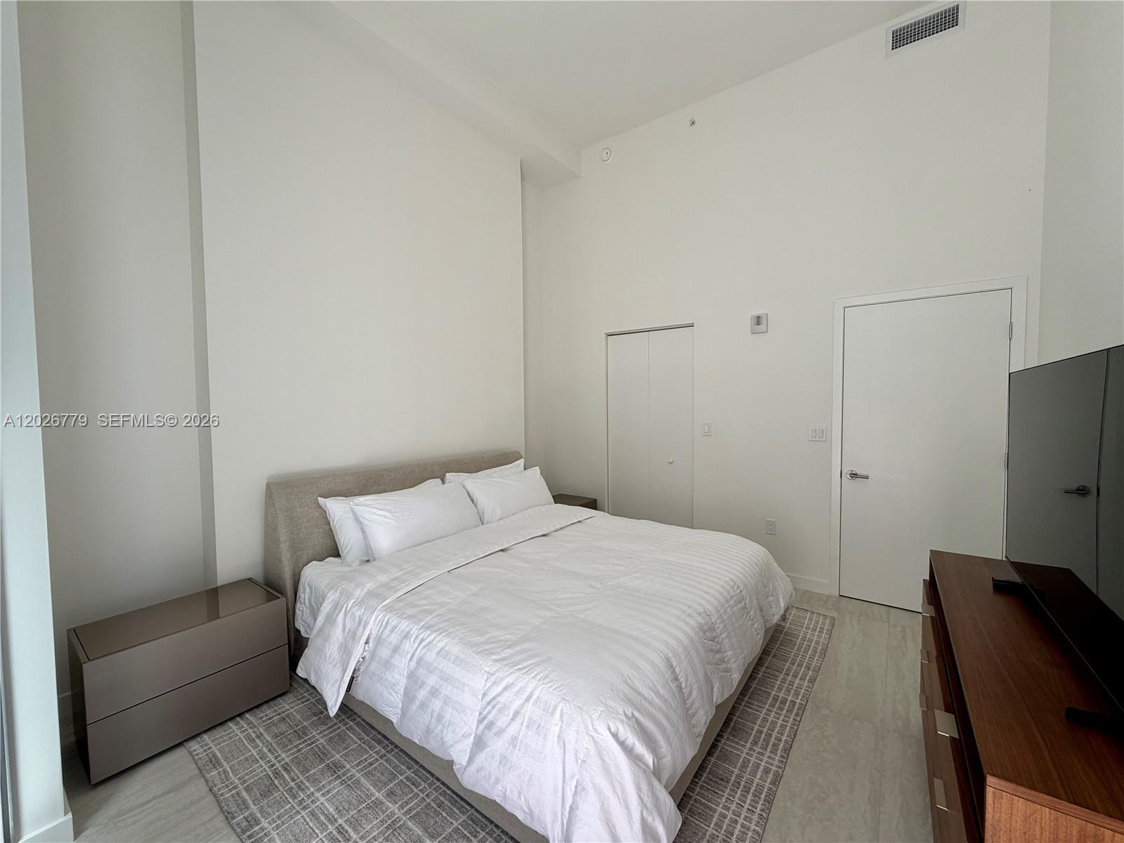 77 SE 5th St #407 Miami, FL 33131