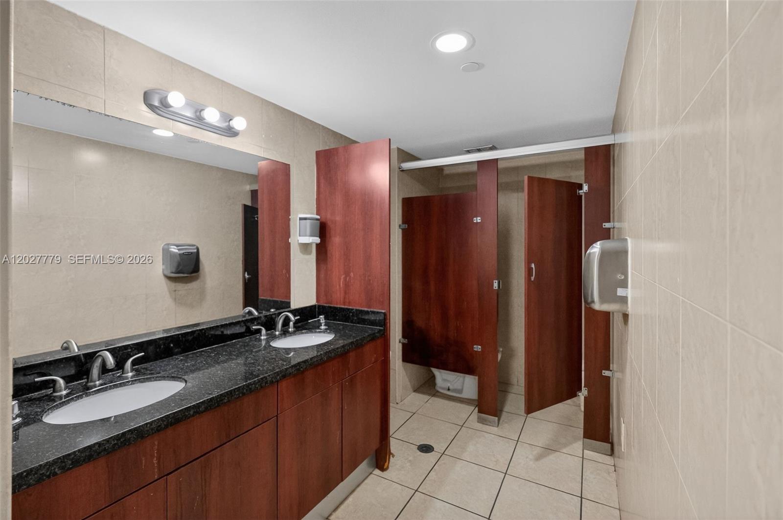 2655 Collins Ave #1407 Miami Beach, FL 33140