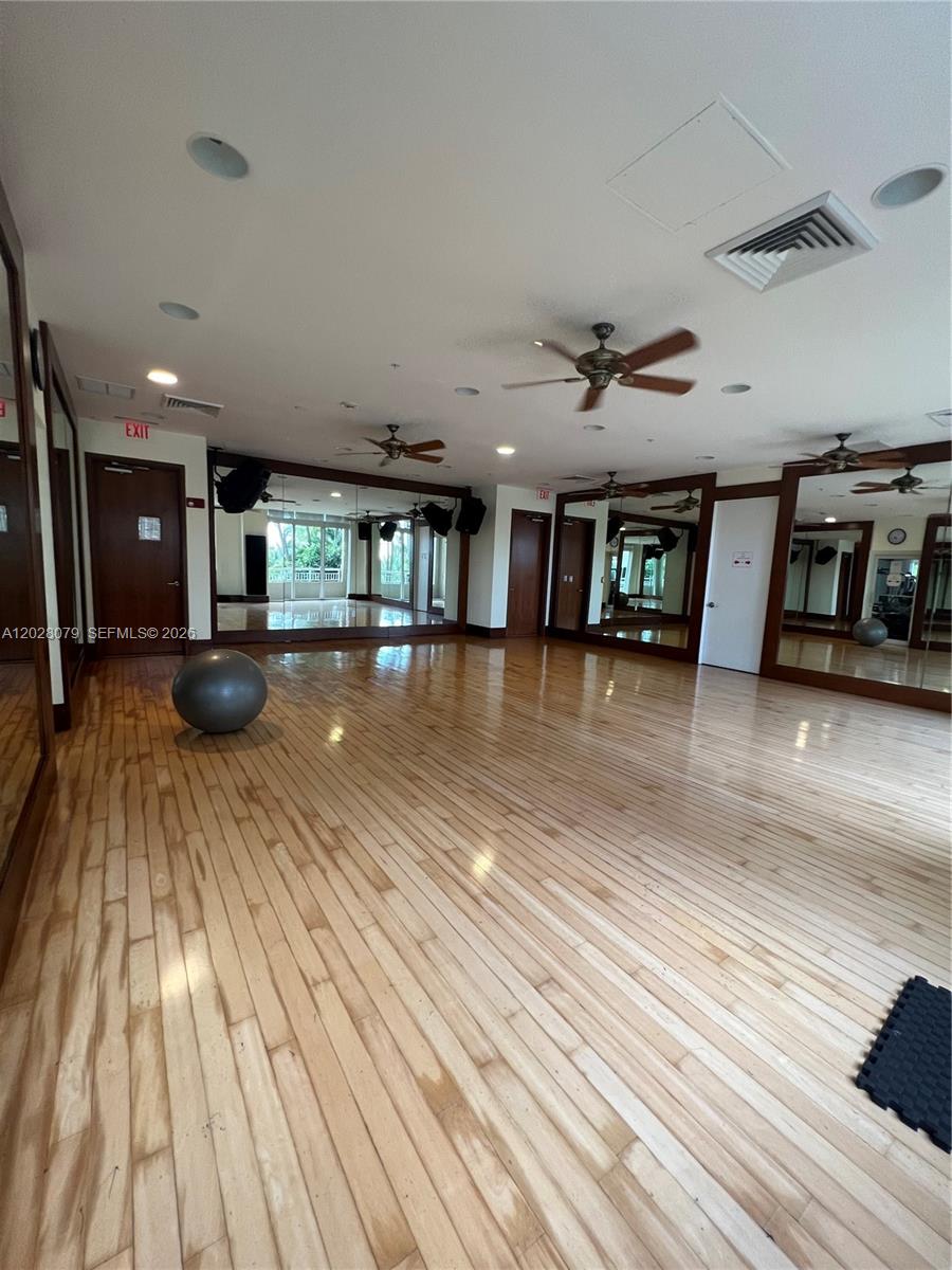 19501 W Country Clb Dr #2313 Aventura, FL 33180