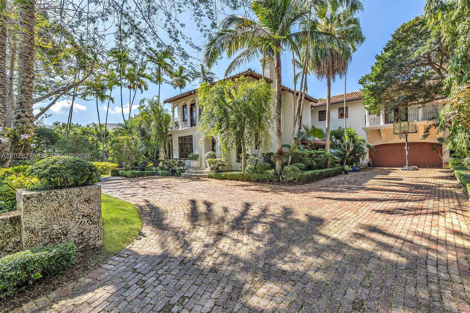 3462 N Moorings Way Miami, FL 33133