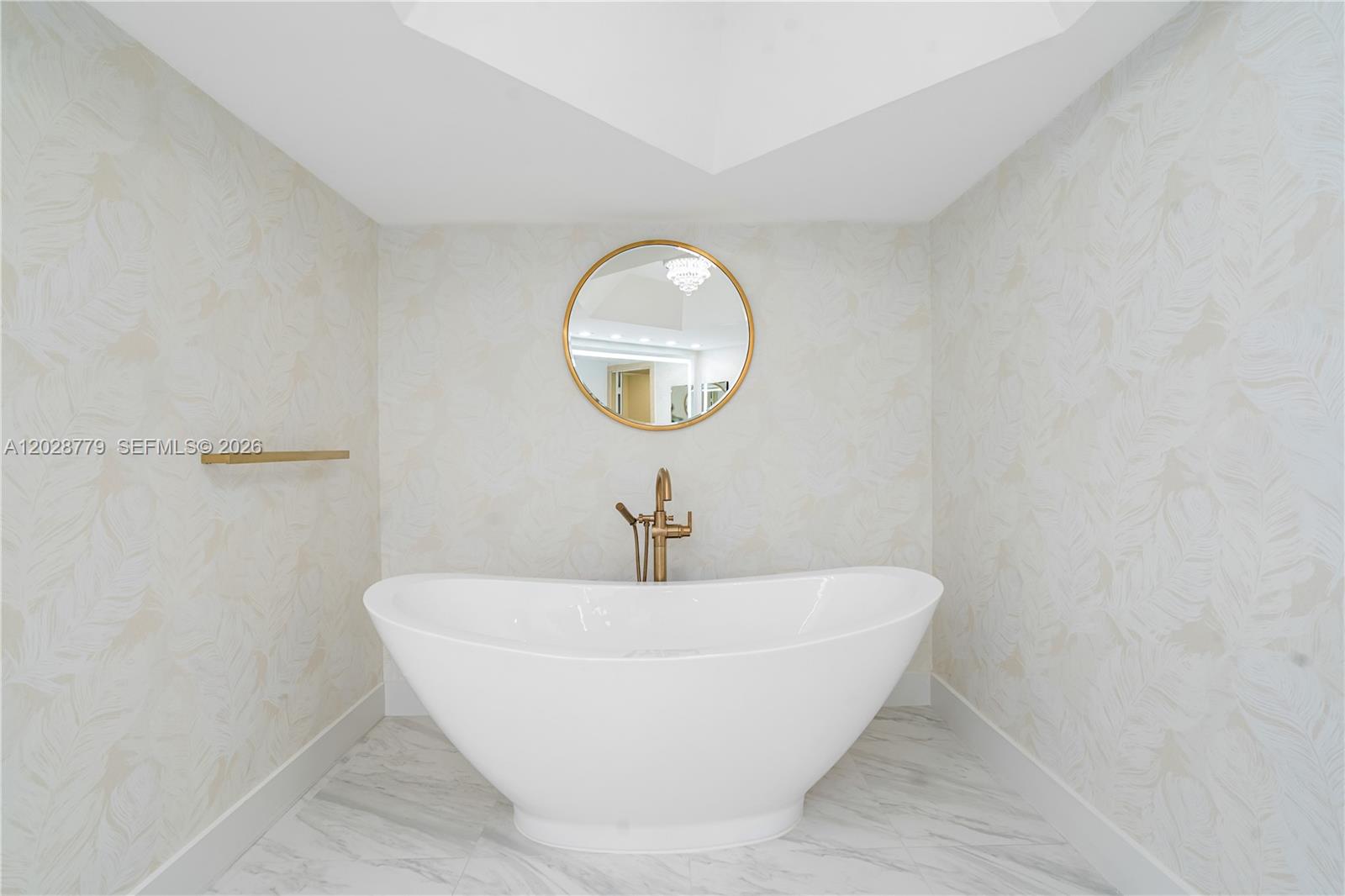 2800 Island Blvd #1605 Aventura, FL 33160