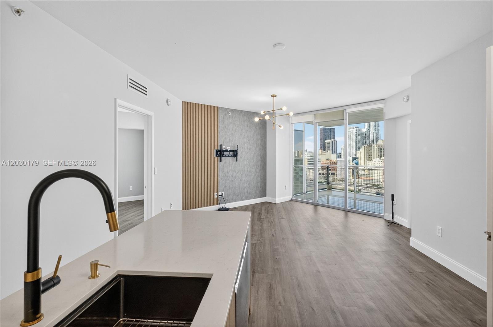350 S Miami Ave #1705 Miami, FL 33130