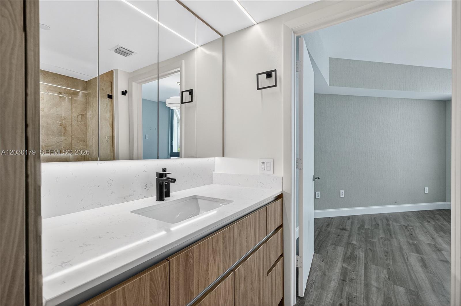 350 S Miami Ave #1705 Miami, FL 33130