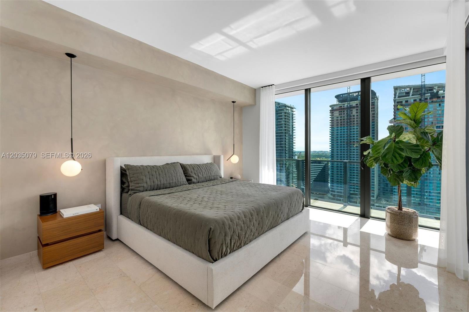 68 SE 6th #2612 Miami, FL 33131