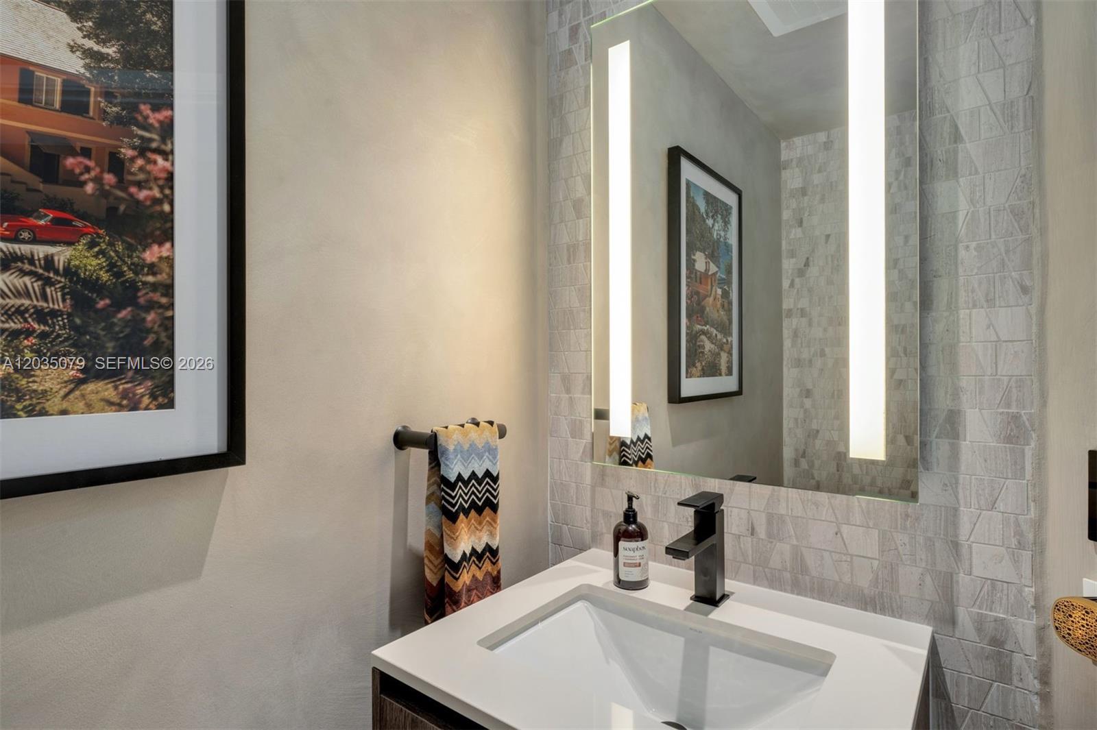 68 SE 6th #2612 Miami, FL 33131