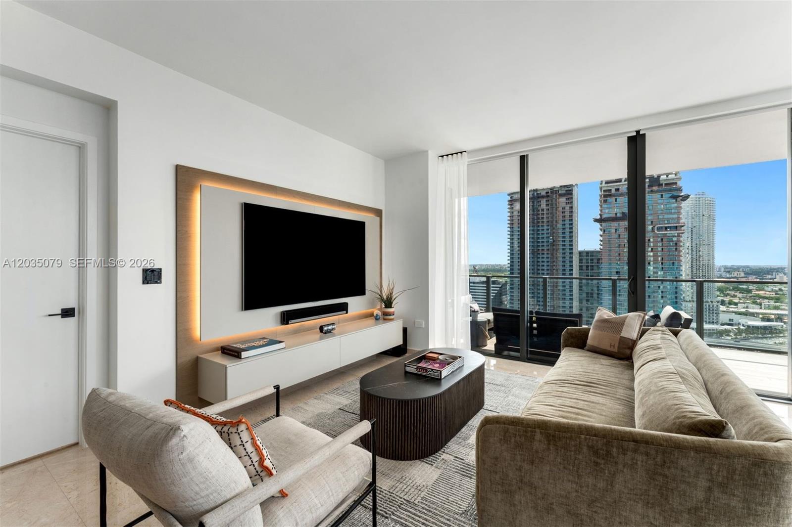 68 SE 6th #2612 Miami, FL 33131