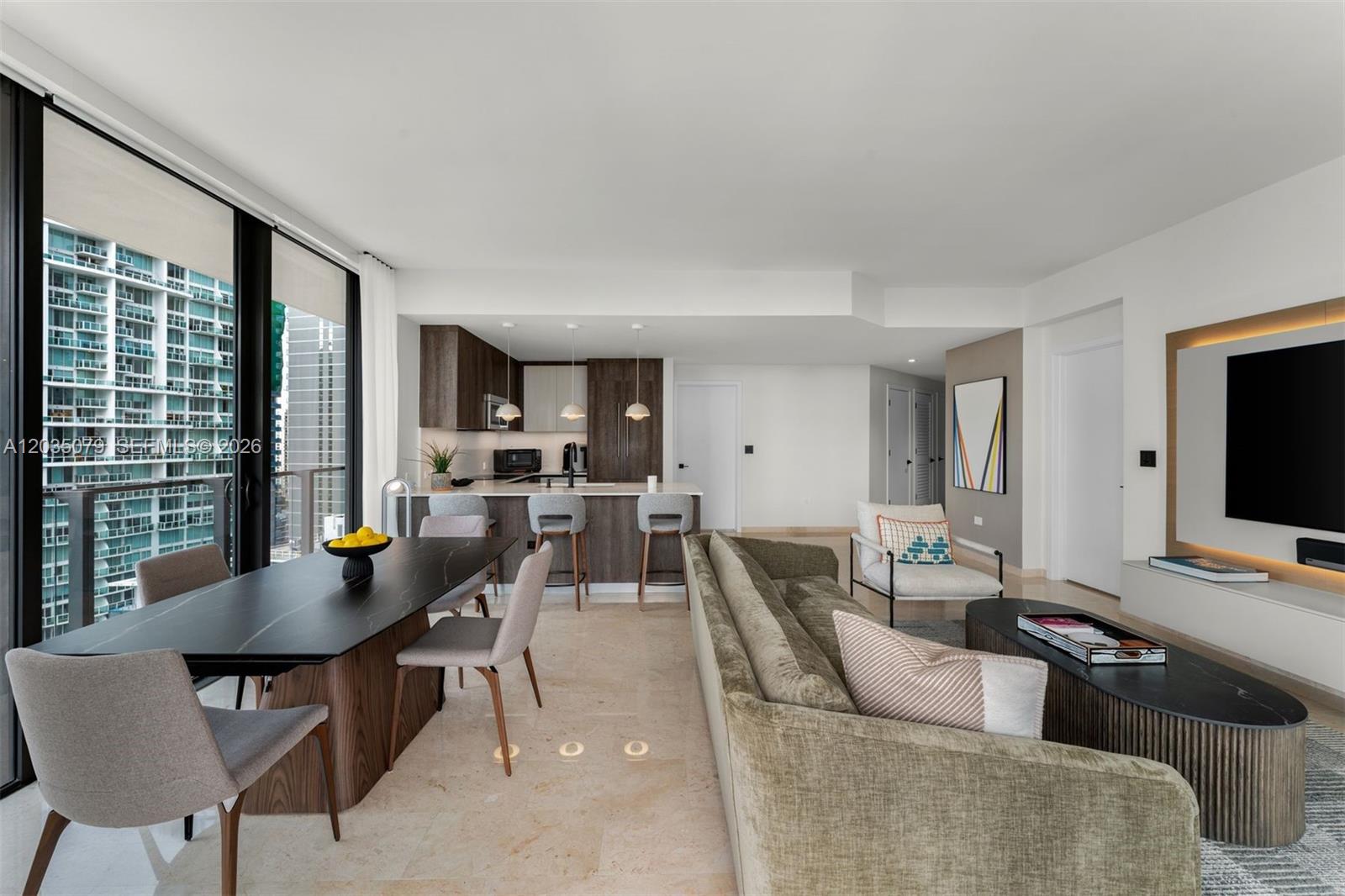68 SE 6th #2612 Miami, FL 33131