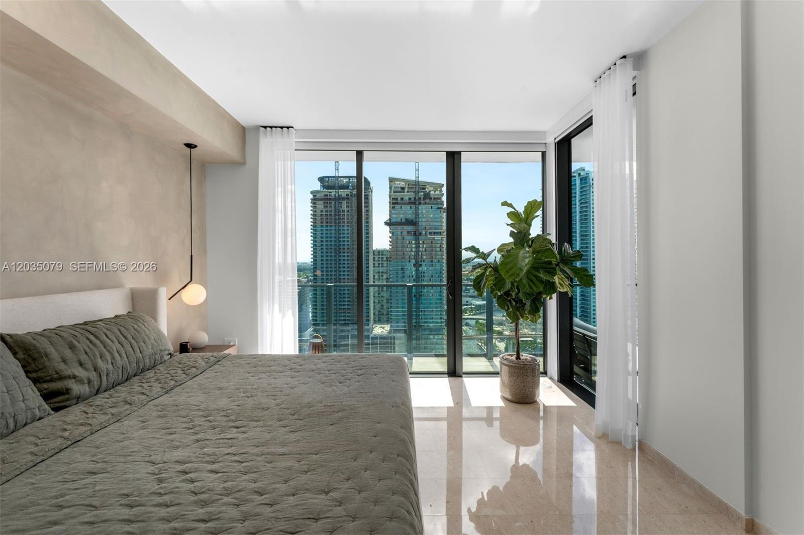68 SE 6th #2612 Miami, FL 33131