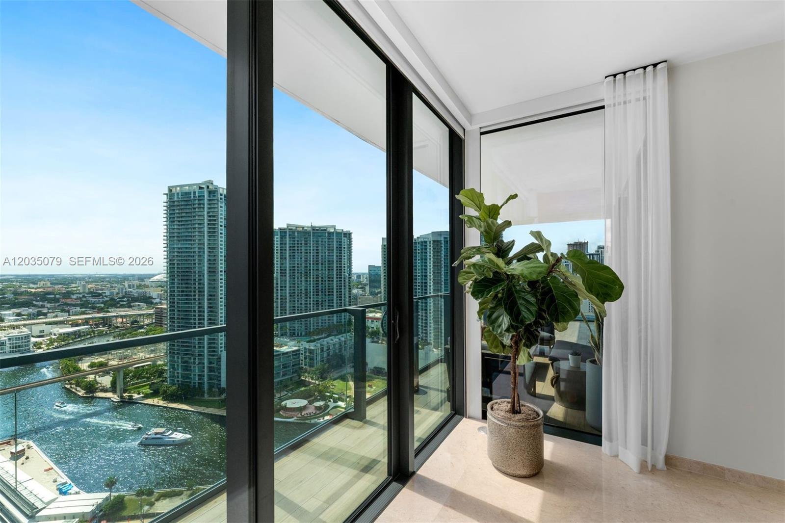 68 SE 6th #2612 Miami, FL 33131