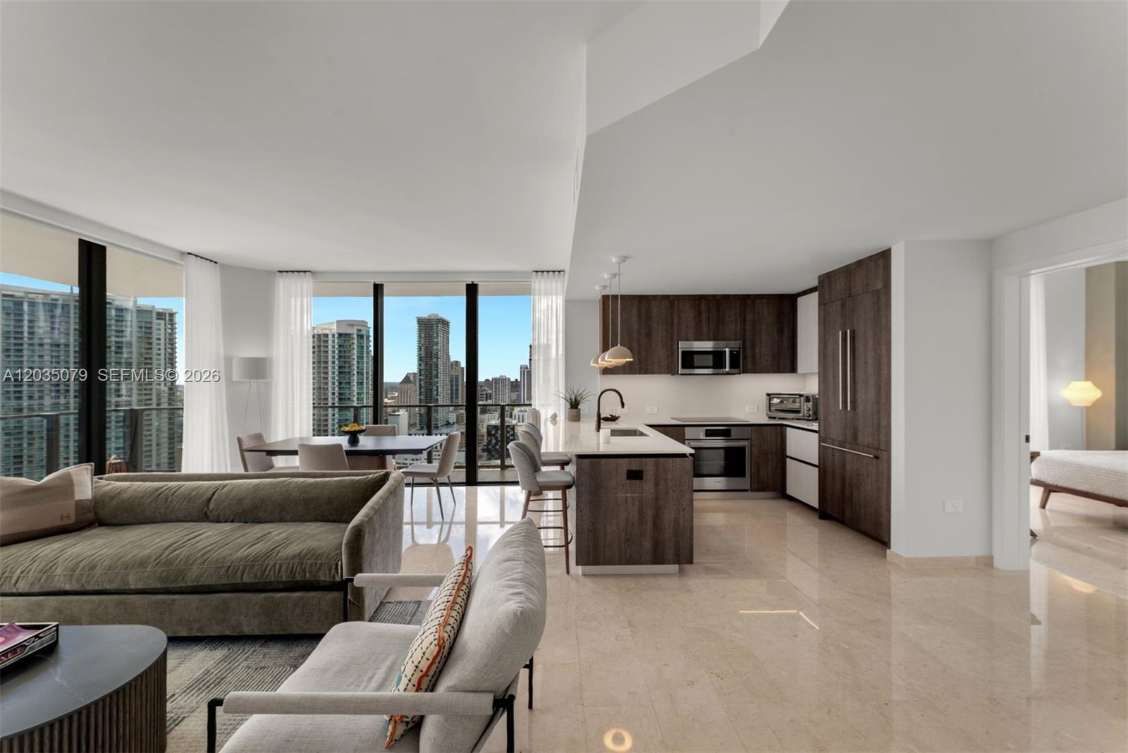 68 SE 6th #2612 Miami, FL 33131