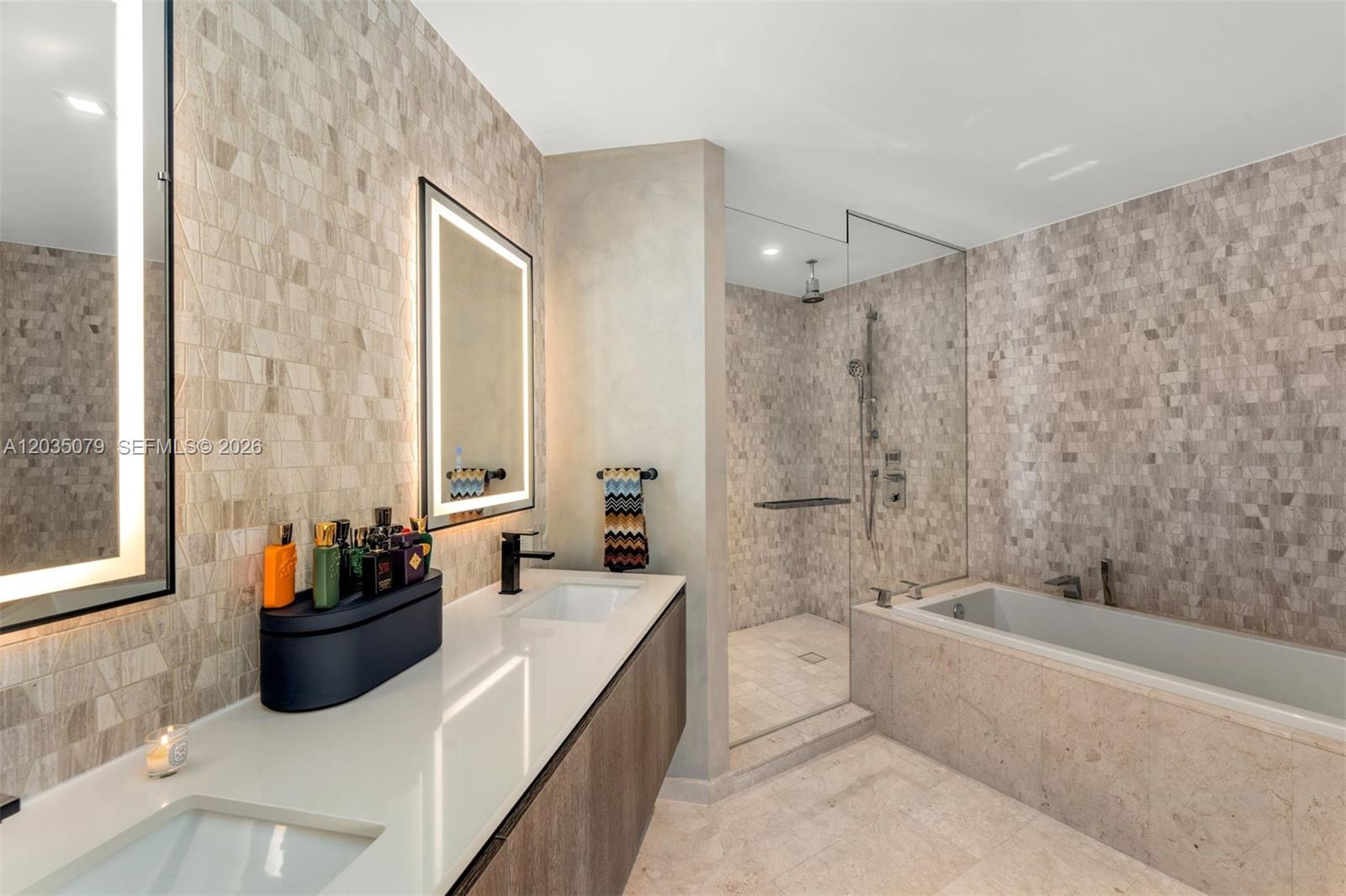 68 SE 6th #2612 Miami, FL 33131