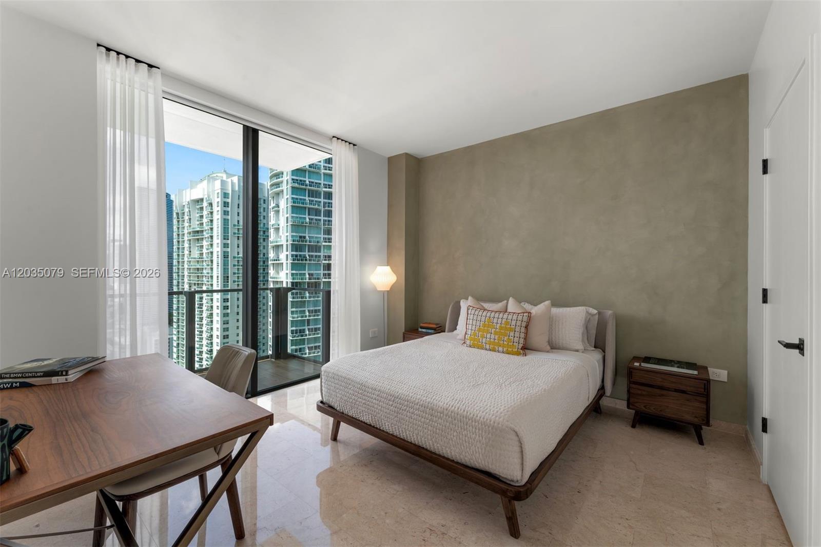 68 SE 6th #2612 Miami, FL 33131