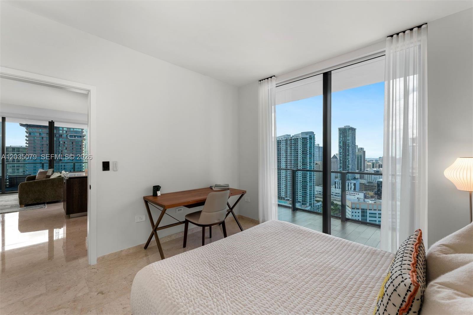 68 SE 6th #2612 Miami, FL 33131