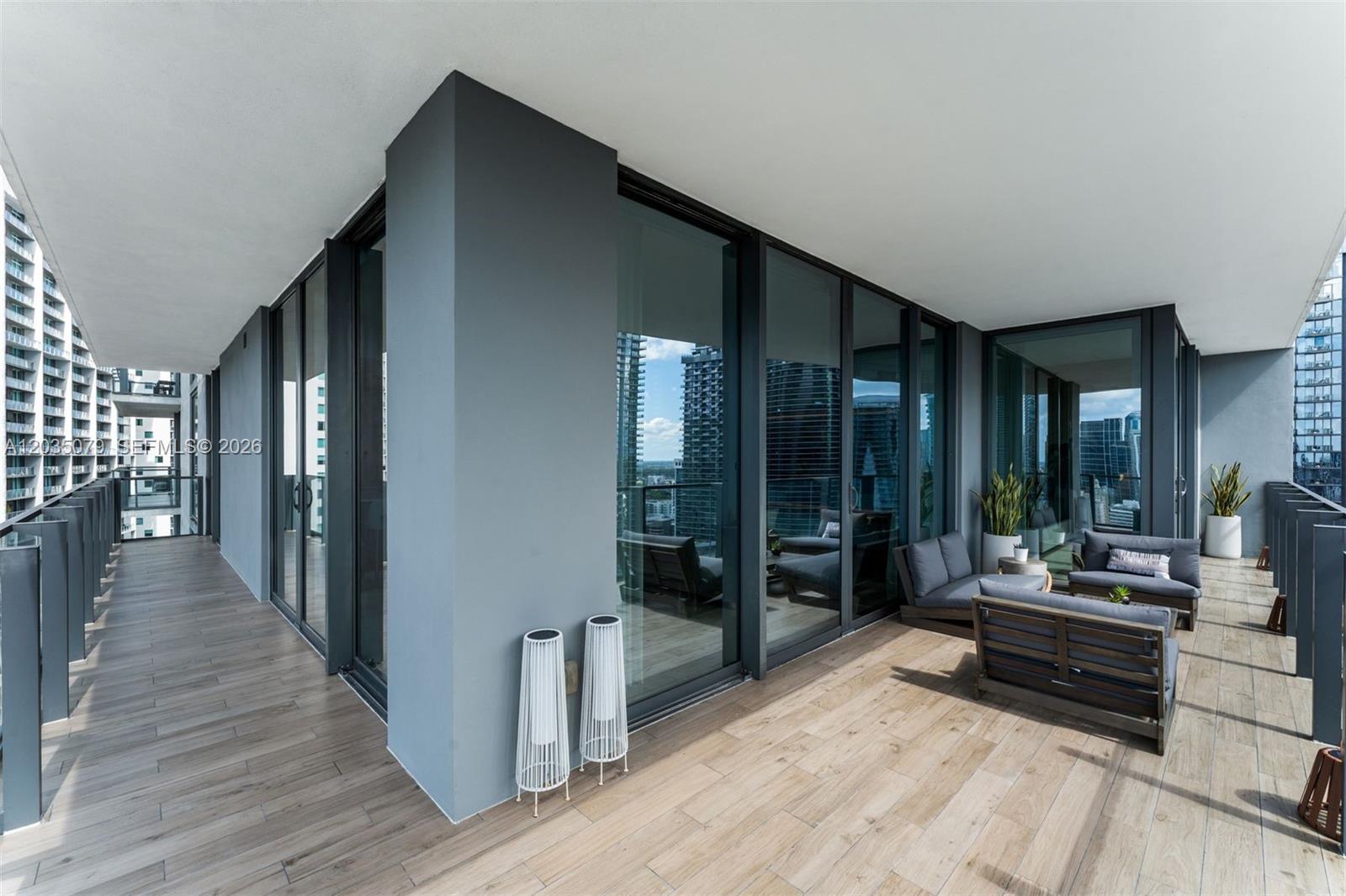 68 SE 6th #2612 Miami, FL 33131