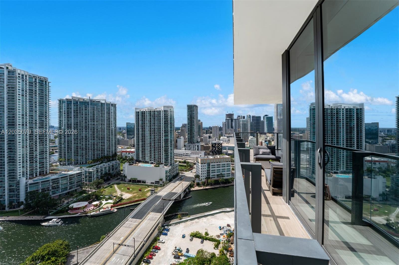 68 SE 6th #2612 Miami, FL 33131