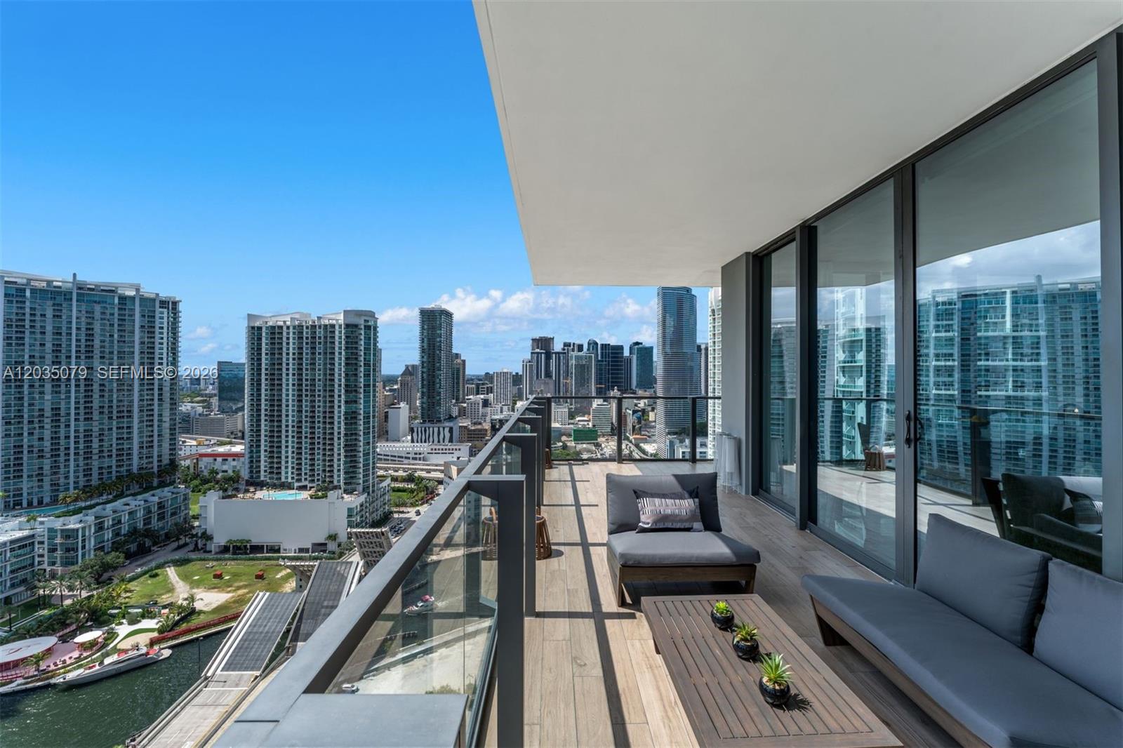 68 SE 6th #2612 Miami, FL 33131