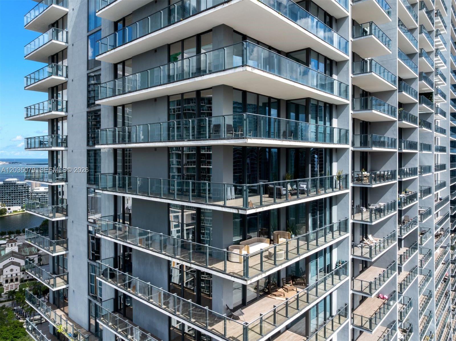 68 SE 6th #2612 Miami, FL 33131