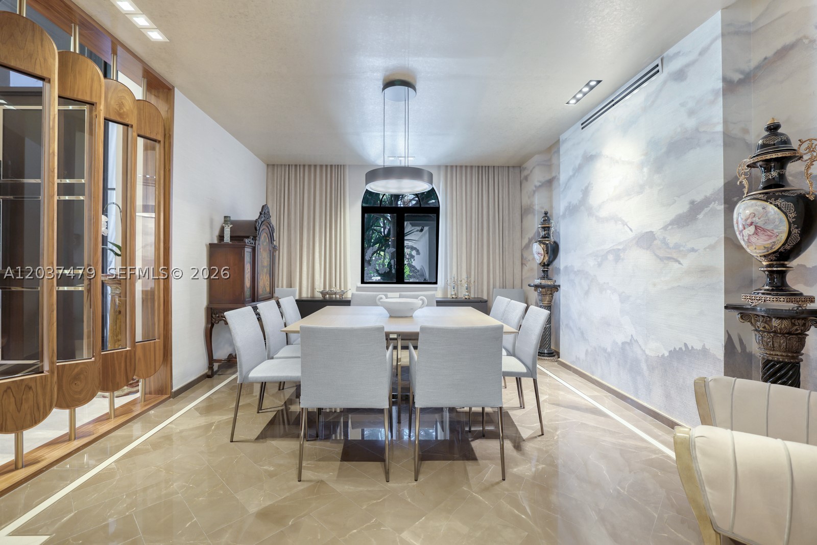 176 S Hibiscus Dr Miami Beach, FL 33139