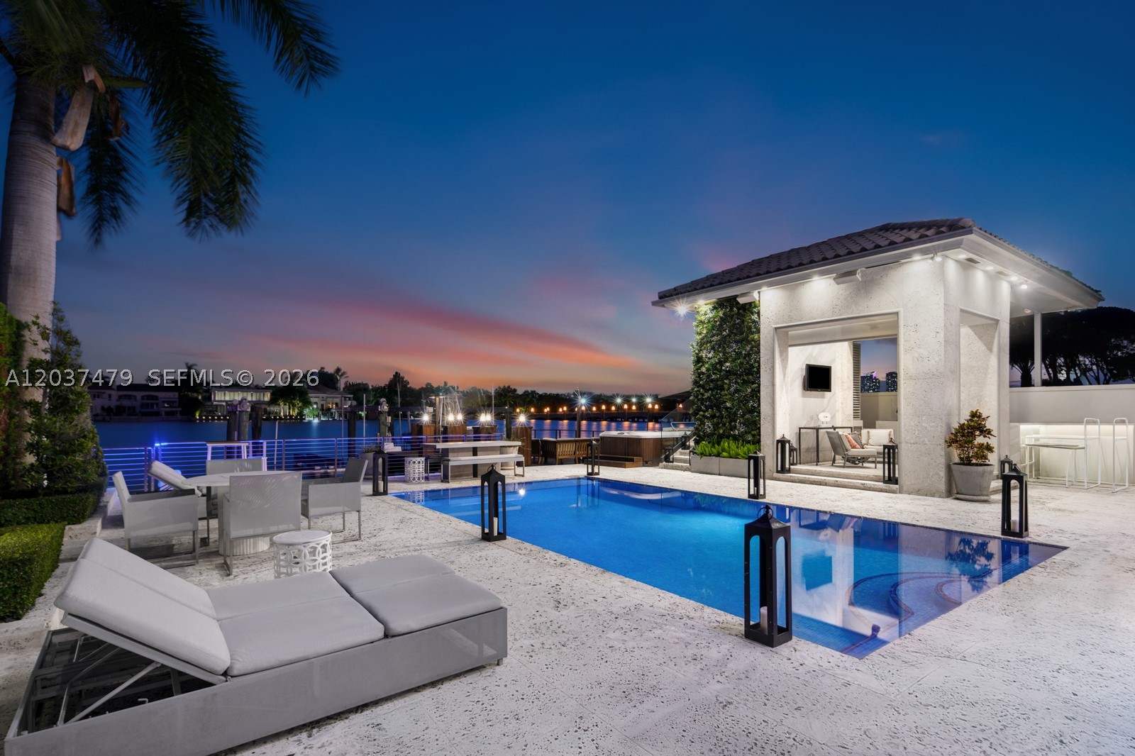 176 S Hibiscus Dr Miami Beach, FL 33139