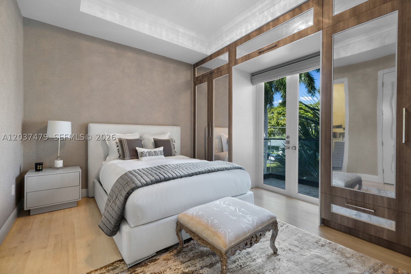 176 S Hibiscus Dr Miami Beach, FL 33139