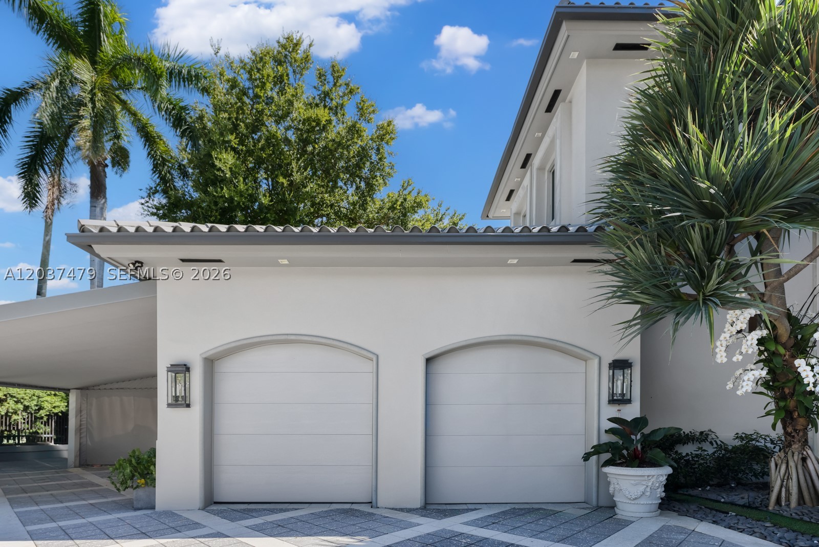176 S Hibiscus Dr Miami Beach, FL 33139