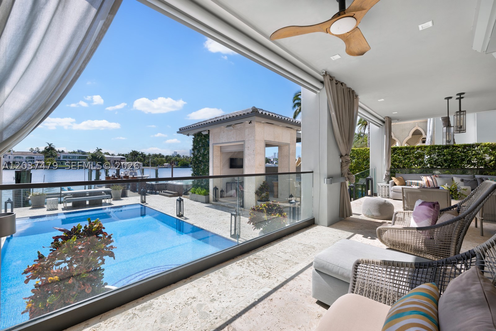 176 S Hibiscus Dr Miami Beach, FL 33139