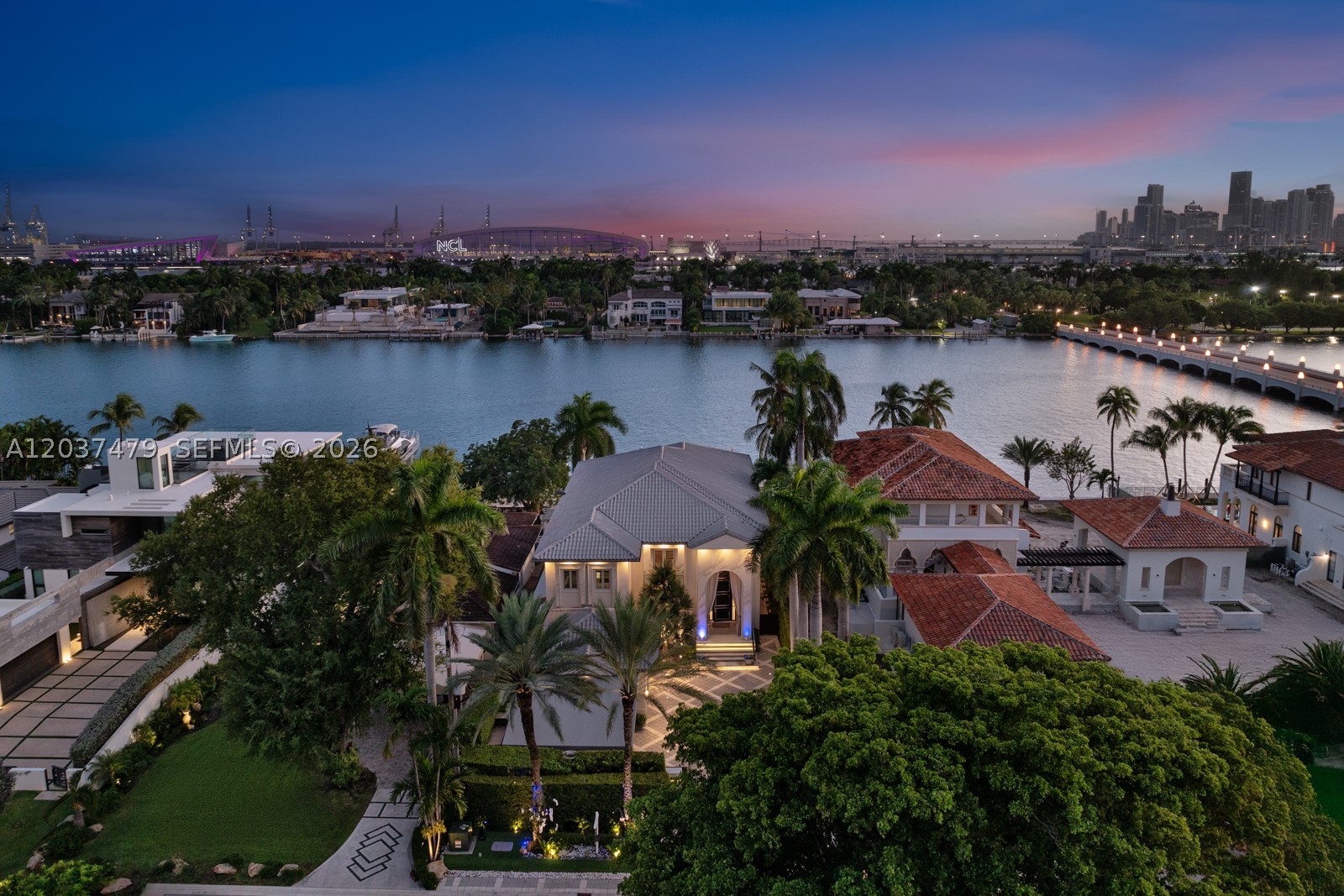 176 S Hibiscus Dr Miami Beach, FL 33139