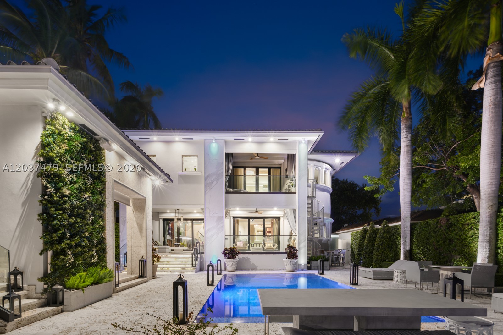 176 S Hibiscus Dr Miami Beach, FL 33139