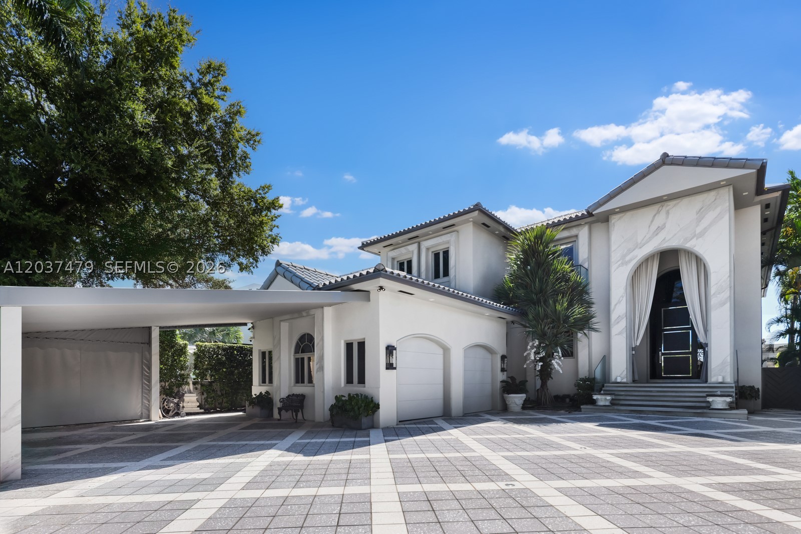 176 S Hibiscus Dr Miami Beach, FL 33139