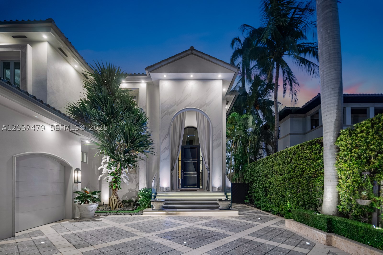 176 S Hibiscus Dr Miami Beach, FL 33139