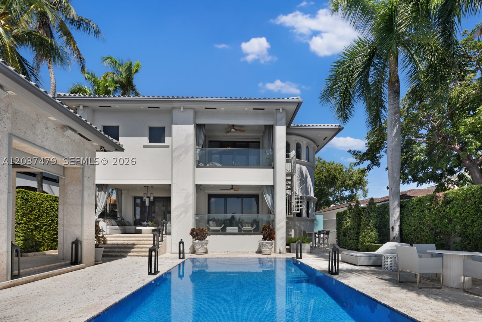 176 S Hibiscus Dr Miami Beach, FL 33139