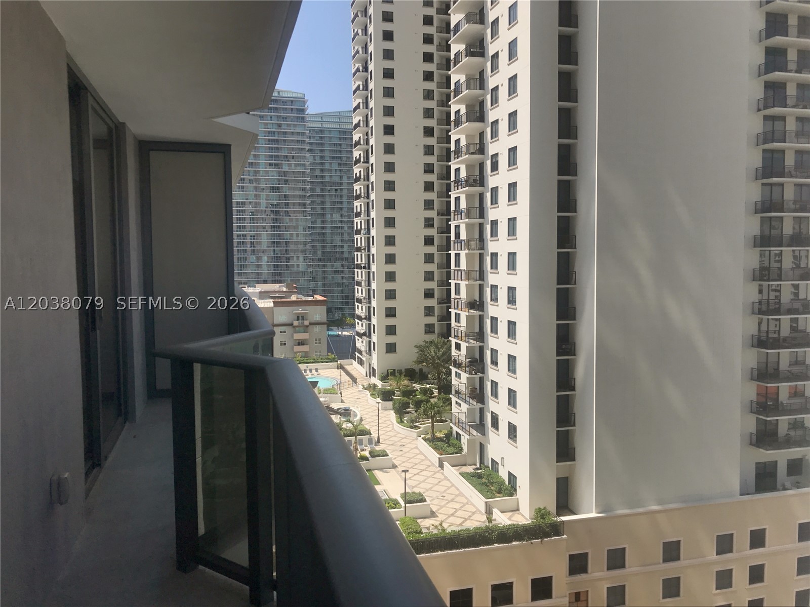 image Brickell Heights West8