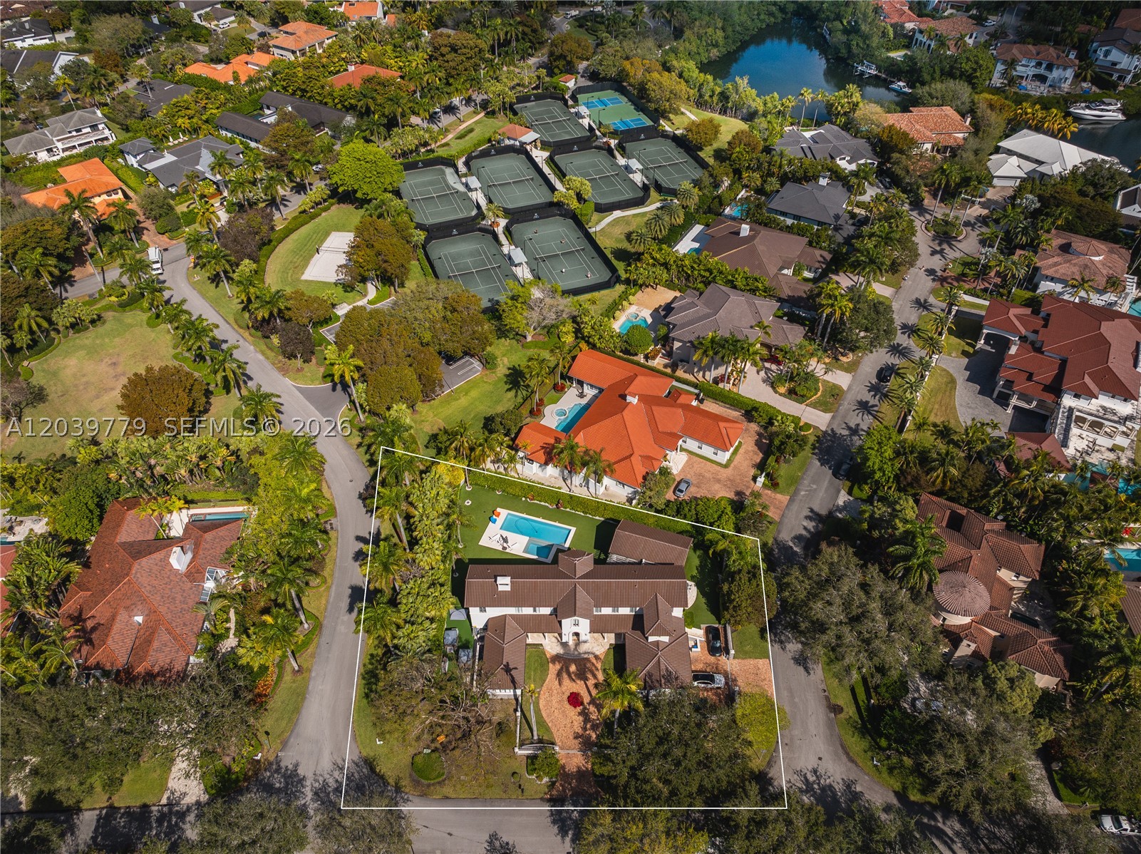 165 Paloma Dr Coral Gables, FL 33143