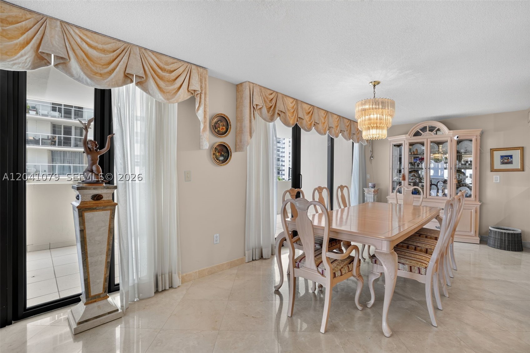 5757 Collins Ave #405 Miami Beach, FL 33140