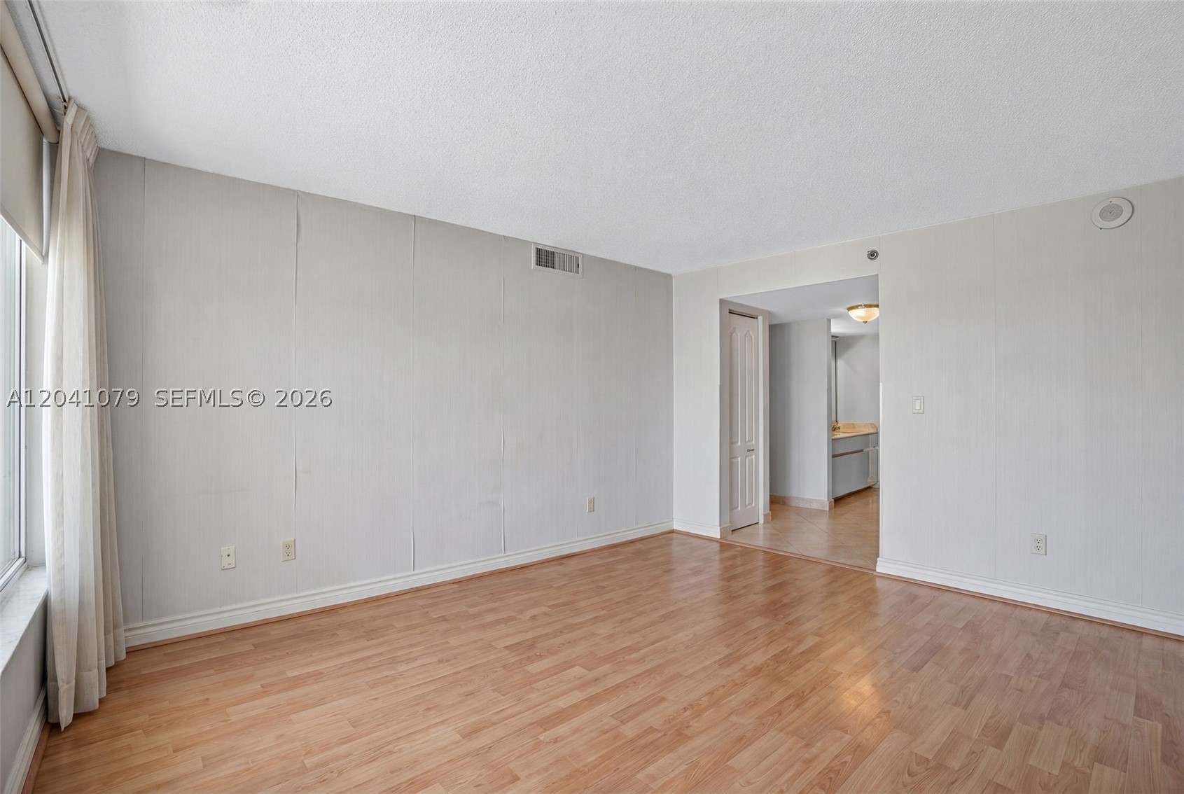 5757 Collins Ave #405 Miami Beach, FL 33140