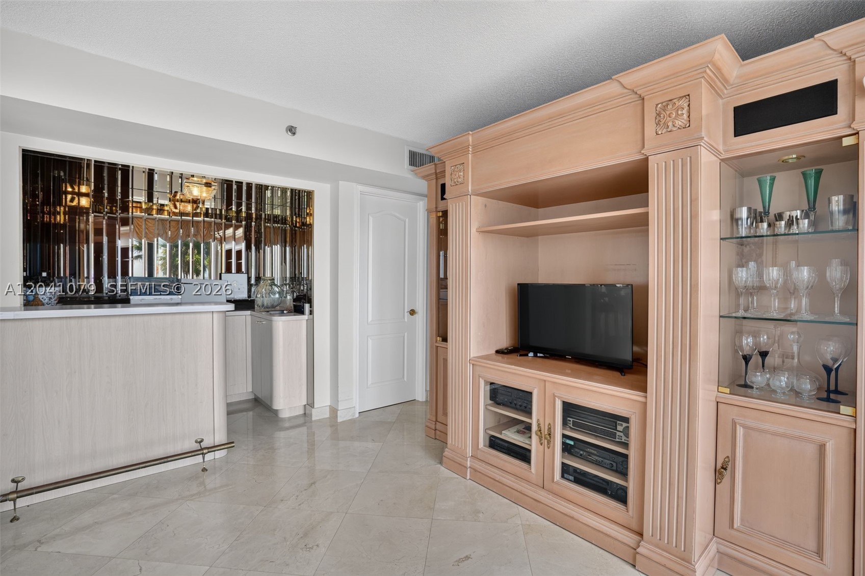 5757 Collins Ave #405 Miami Beach, FL 33140
