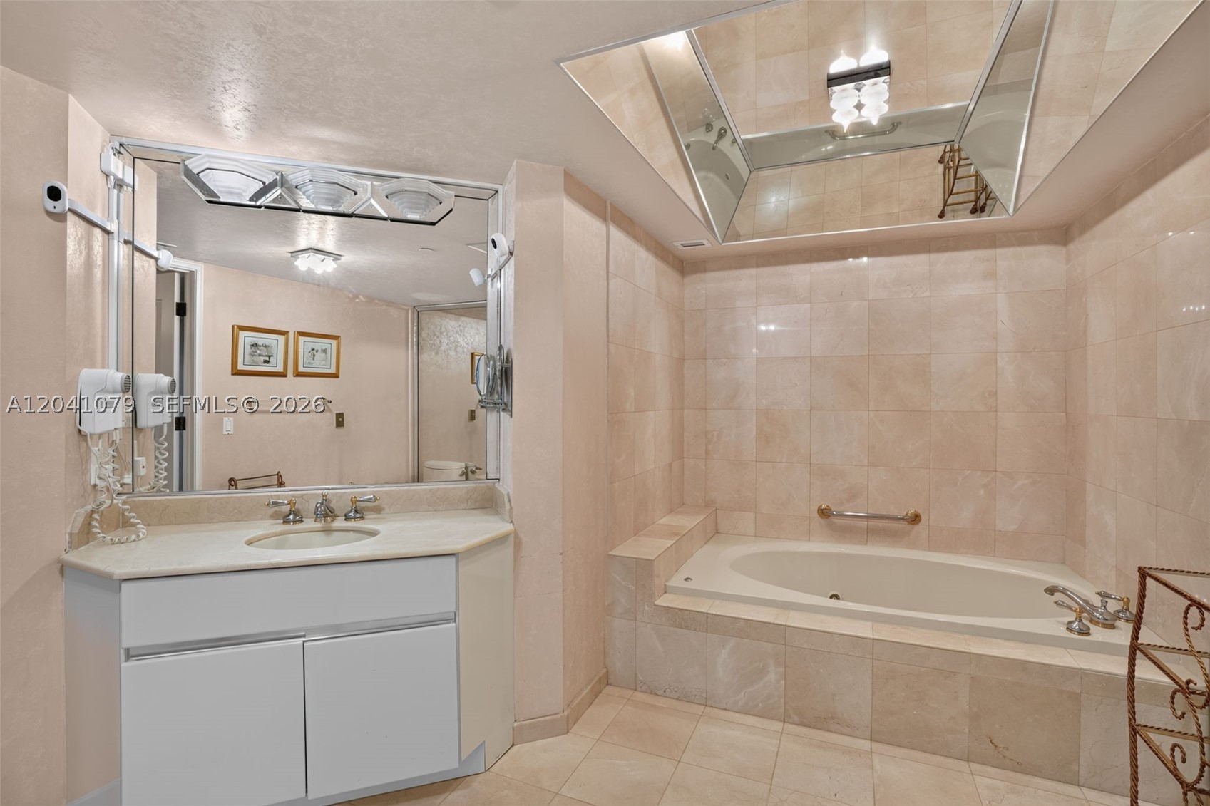 5757 Collins Ave #405 Miami Beach, FL 33140